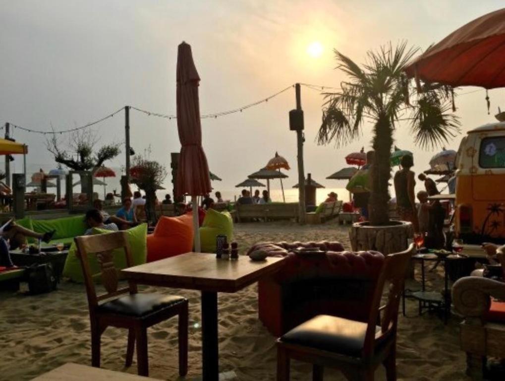 Piet'S Beachhouse Katwijk aan Zee Exteriör bild